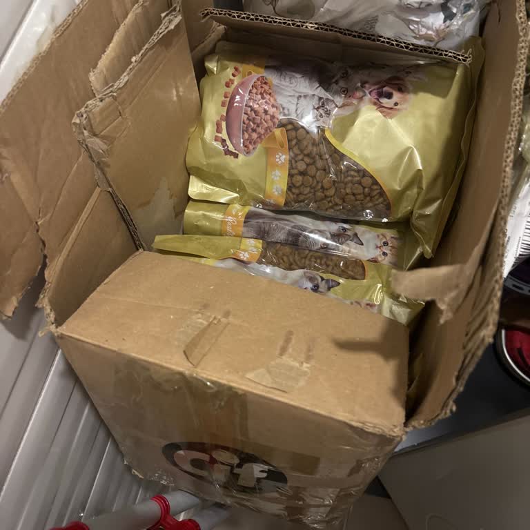 Kapalı Royal Canin Kedi Maması Yerine Açık Ve Hasarlı Ürün Gönderildi