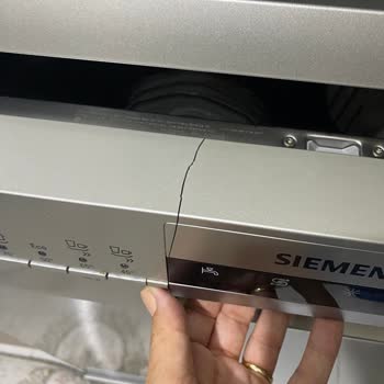 Siemens Bulaşık Makinesi Kapağı Kısa Sürede Kırıldı, Ücretsiz Onarım Talebi