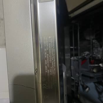 Siemens Bulaşık Makinesi Kapağı Kısa Sürede Kırıldı, Ücretsiz Onarım Talebi