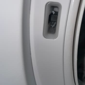 Bosch Kurutma Makinesi Kapak Kilidi Kırıldı, 8000 TL Ücret Talebi Haksız
