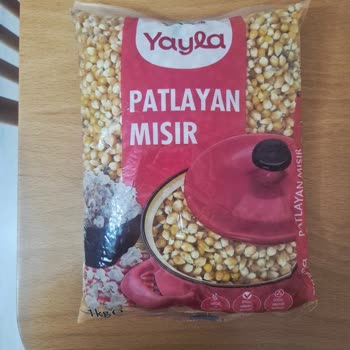 Yayla Patlayan Mısır Paketinde Canlı Güve Ve Kelebek