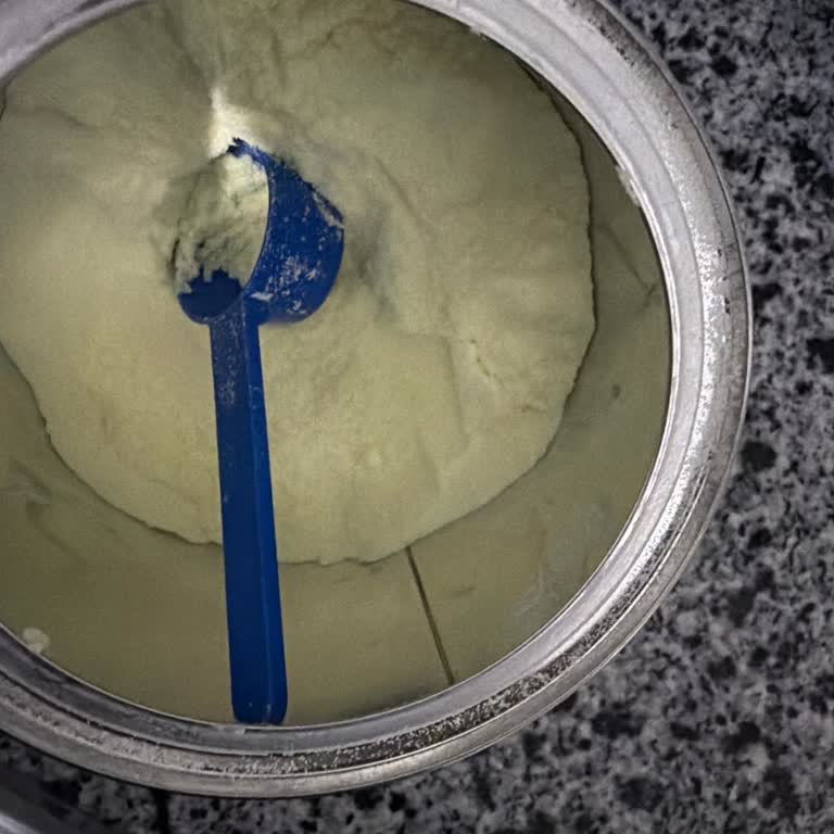 Renk Ve Koku Değişikliği Nedeniyle Çocuk Mamanı Reddetti, Güvenimiz Sarsıldı