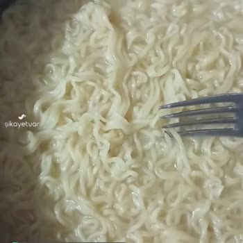 indomie Noodle İçinde Kurt Geziyor