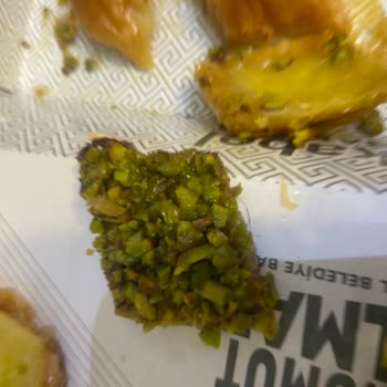 Gaziantep Şehitkamil Karacaahmet Şubesinde Baklava Hijyen Sorunu Kıl Bulundu Ve İade Talebi