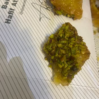 Gaziantep Şehitkamil Karacaahmet Şubesinde Baklava Hijyen Sorunu Kıl Bulundu Ve İade Talebi