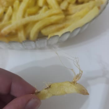 Tukaş Dondurulmuş Patatesinde Filizlenme Ve Siyah Lekeler, A101 Sorumluluk Almıyor