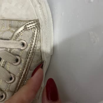 Kısa Sürede Deforme Olan Guess Sneaker İçin İade Ve Değişim Talebi