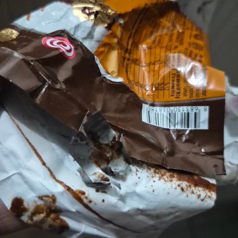 Algida Cornetto Dondurmasında Plastik Parça Tehlikesi