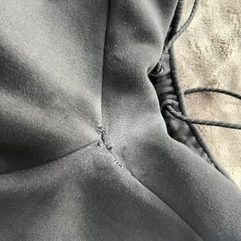 Nike Şortu Kısa Sürede Yırtıldı, Mağaza İadeyi Reddetti