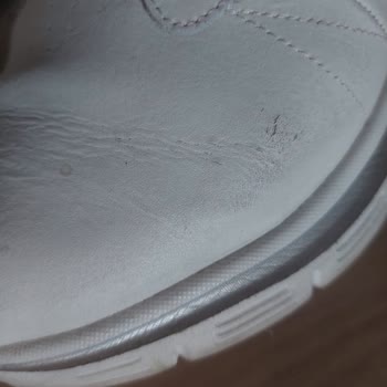 Üç Ayda Skechers Ayakkabısında Çatlak Ve Renk Atması, İade Talebi Reddedildi