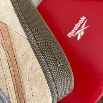 Reebok Ayakkabısının Taban Renk Değişikliği Kullanıcı Hatası Olarak Reddedildi