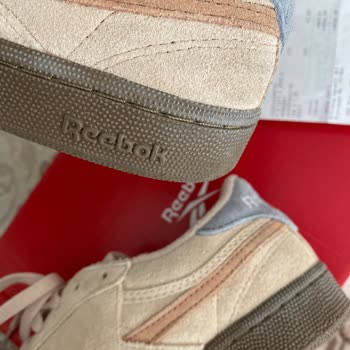 Reebok Ayakkabısının Taban Renk Değişikliği Kullanıcı Hatası Olarak Reddedildi