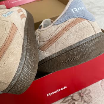 Reebok Ayakkabısının Taban Renk Değişikliği Kullanıcı Hatası Olarak Reddedildi