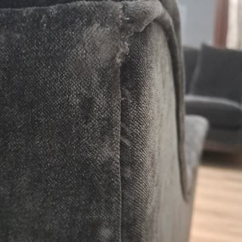 Kervan Mobilya'ya Defolu Koltuk Takımı İçin Tam Para İadesi Ve Parke Tamir Masrafı Talebi