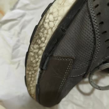 Gusse Deri Sneaker Hızlı Bozulması Ve Değişim Talebi