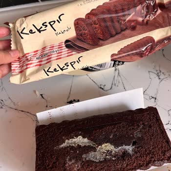A101 Şubesinde Satılan Kekspir Kekinde Küf: Müşteri Güvenliği Tehlikede