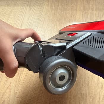 Garanti Kapsamındaki Dyson Süpürge Başlığı Kırıldı, Kullanıcı Hatası İddiası