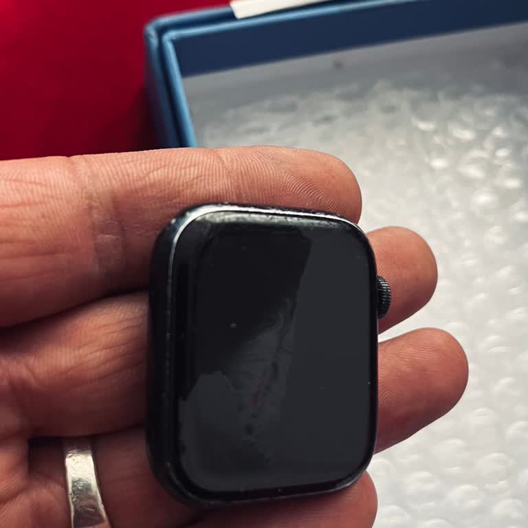 Apple Watch Series 7 Ekran Sorunu Serviste Daha Kötü Hale Geldi