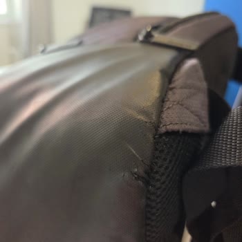 Samsonite Sırt Çantam Kısa Sürede Kumaşı Dökülerek Aşındı, Değişim Talebi