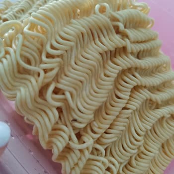 İndomie Noodle Paketi İçinde Böcek Bulunması