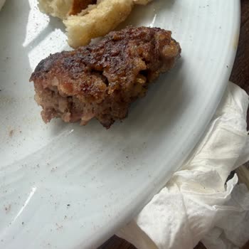 Sultan Çorbacı Restaurant İnsan Sağlığını Tehdit Edecek Derecede Bir Koku Vardı