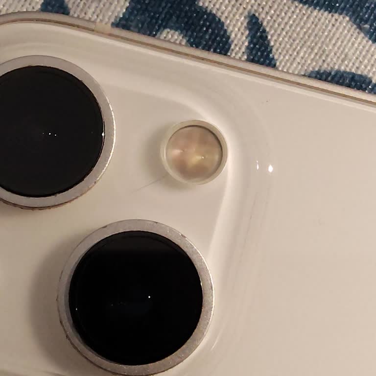 Yanlış Renk, Çizik Ve Aşırı Isınma Sorunlarıyla Iphone 13 Şikayeti
