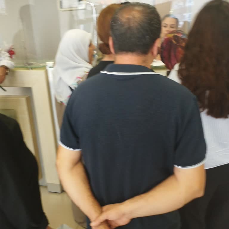 Personel Yetersizliği Ve Uzun Kuyruklar Diyarbakır Huzurevleri PTT Kargo Şubesinde Saygısız Tutum