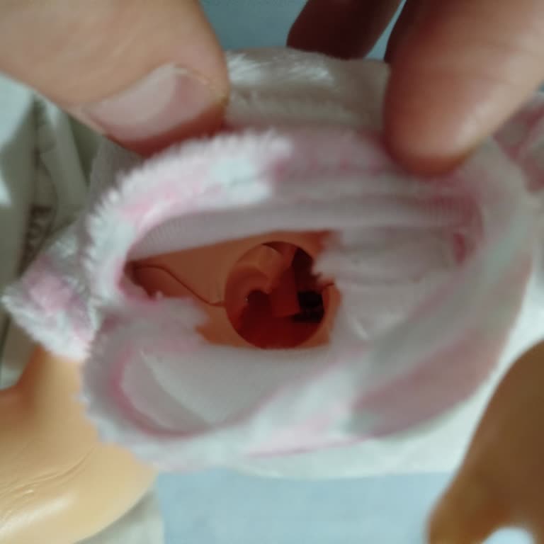 Cry Baby Bebeği İlk Kullanımda Kırıldı, Çalışanın Tavrı Hoş Değil