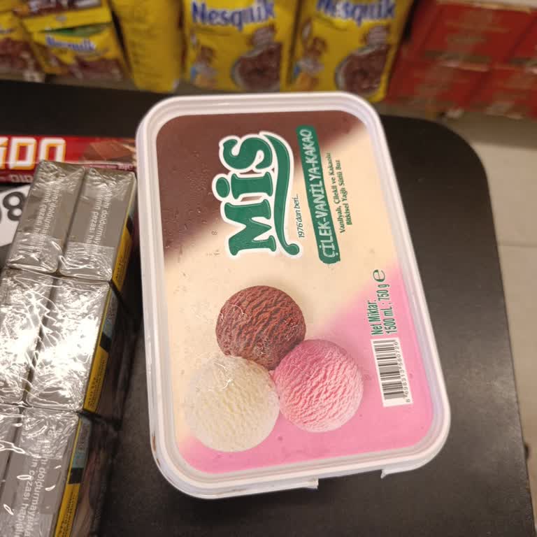 Şok Markette Bozulmuş Dondurma Ve Çocuğa Alaycı Davranış
