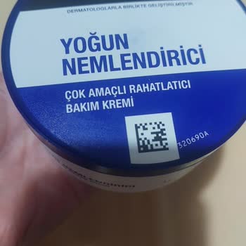 Neutrogena Nemlendirici Kremde Ciltte Soyulma Ve Yapışkanlık Şikayeti