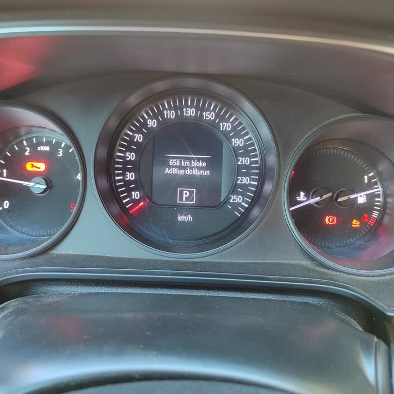Renault Megane’de AdBlue Uyarısı Sürekli Çıkıyor Ve Sensör Arızası Şüphesi