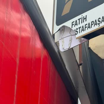 Araç Tabelamı Çarparak Hasara Yol Açtı, Onarım Ve Tazminat Talebi