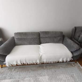 Arka Kısmı Düşen Koltuk Takımı Ve Sürekli Cevapsız Müşteri Desteği