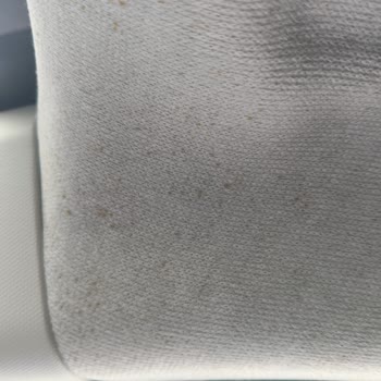 Yeni Opel Frontera’da Tavan Döşemesinde Pas Lekeleri Ve Bayi Yetkisizliğine Şikayet