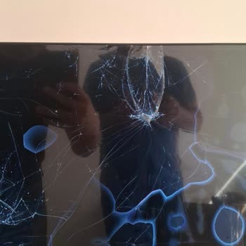 Kırık Ekranlı Televizyon Teslim Edildi, İade Talebi