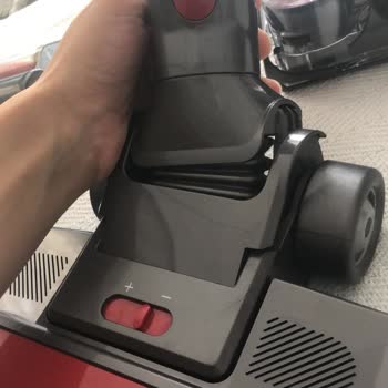 Dyson Süpürge Başlığı Garanti Süresi İçinde Kendiliğinden Kırıldı Ve Ücretsiz Çözüm Bekliyor
