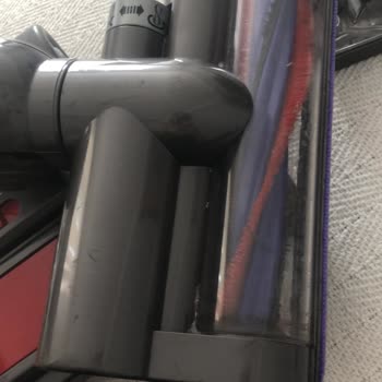 Dyson Süpürge Başlığı Garanti Süresi İçinde Kendiliğinden Kırıldı Ve Ücretsiz Çözüm Bekliyor