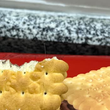 Ülker Bisküvi İçinde Saç Tespiti Hijyen İhlali