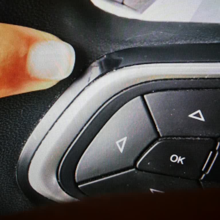 Yeni Fiat Egea Direksiyon Kontrol Tuşunda Soyulma Üretim Hatası