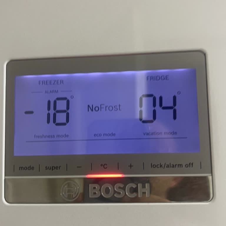 Bosch Buzdolabında Dondurucu Arızası Ücretsiz Çözülmedi Ve 11.000 TL Ücret İadesi Talebi