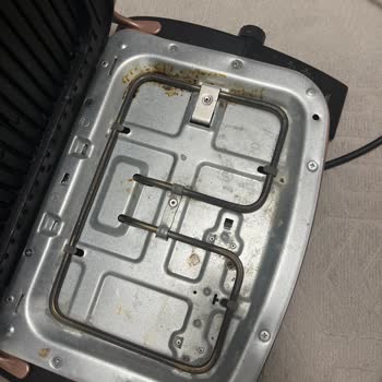 Korkmaz Tost Makinesinde Çizik, Yanık İzleri Ve Ses Sorunu