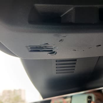 Yeni Opel Grandland Sunroof Lastiği Yırtığı Ve Su Sızması Garanti Kapsamında Değiştirilmek İstenen