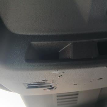Yeni Opel Grandland Sunroof Lastiği Yırtığı Ve Su Sızması Garanti Kapsamında Değiştirilmek İstenen