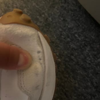 New Balance 327 Model Ayakkabının Yan Tarafındaki Yırtık İçin Üretim Hatası İddiası Ve İade Talebi