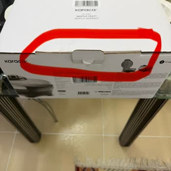 Açık Kutulu, Kırık Kapaklı Ve Kullanılmış Görünümlü Waffle Makinesi