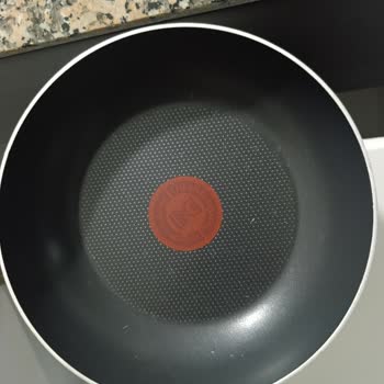 Kısa Sürede Çizilen Ve Sağlık Endişesi Uyandıran Tefal Tava Seti