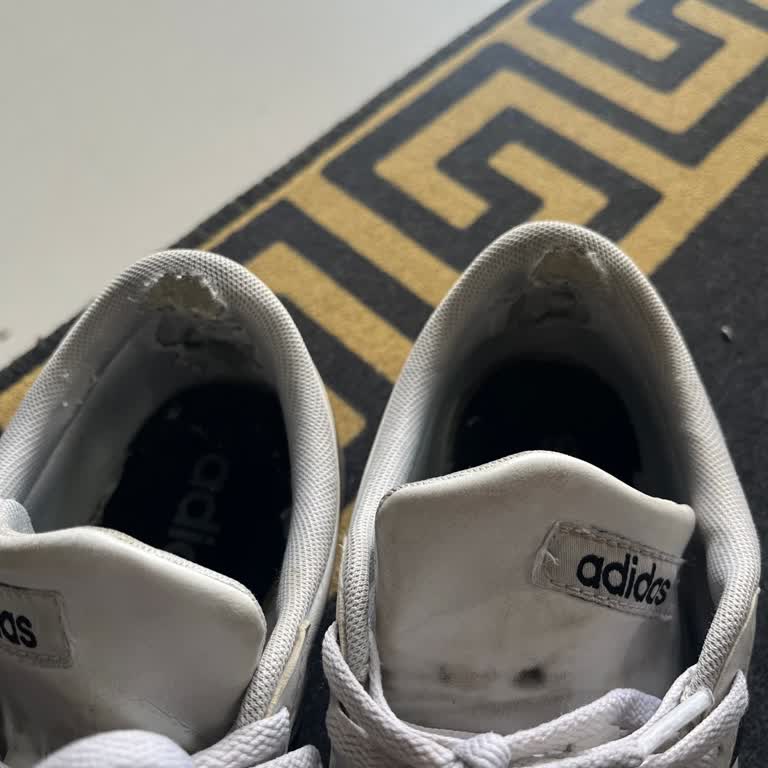 Adidas Sneaker İç Astarının Üç Ayda Aşınması Ve Mağaza İadesi Reddi