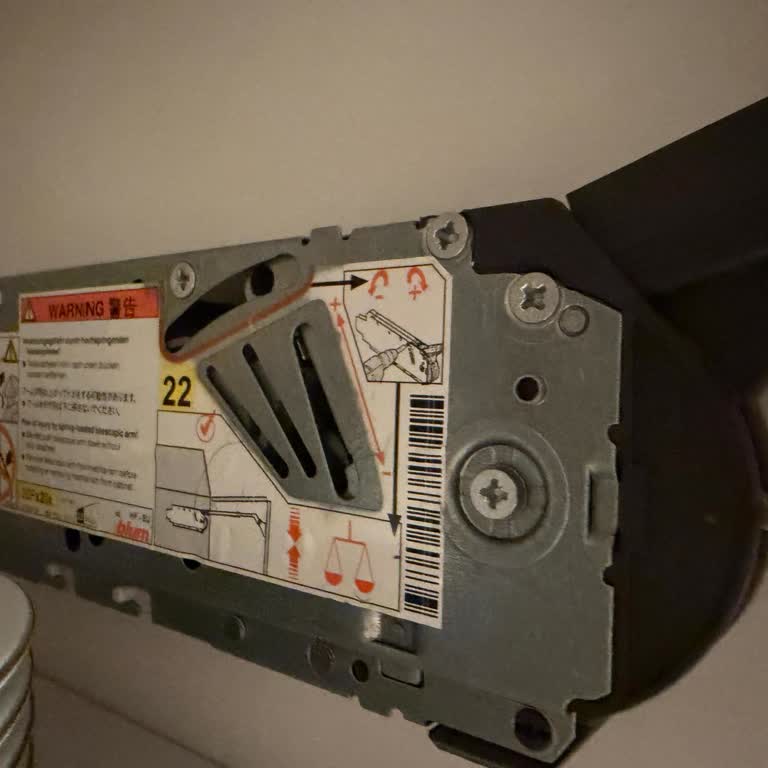 Blum Dolap Kapak Amortisörlerinde Arıza, Yalnızca Yedek Parça İsteği