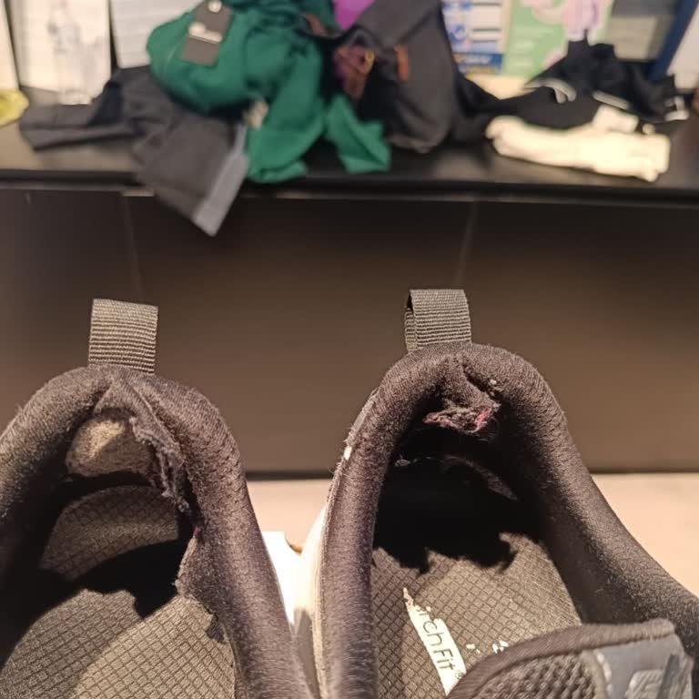 Skechers Arch Fit 2.0 Ayakkabısında Kısa Sürede Topuk Yırtılması Ve İade Reddi