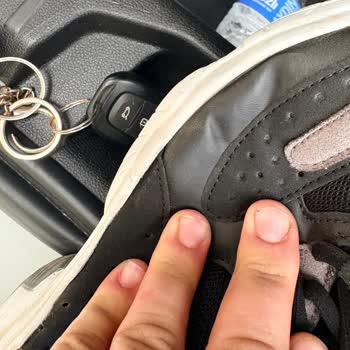 Trendyol'da Ayıplı Tonny Black Spor Ayakkabıda Topuk Çökmesi Ve Yan Yırtık, İade Reddi